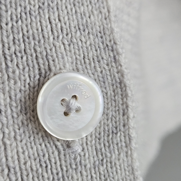 Aritzia Wilfred Cyprie 100% Merino Wool Cardigan Gray Small Quiet Luxury - Picture 7 of 10
